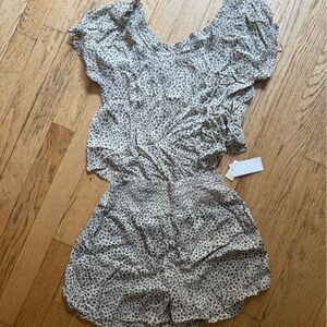 Women’s cream and black pattern shorts and shirt set